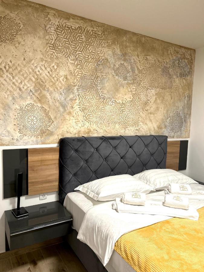 Apartman Lux-Besplatno Koriscenje Zasebne Garaze Sremska Mitrovica Exterior foto